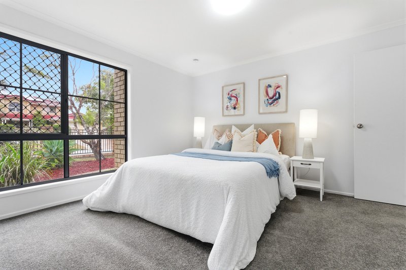 Photo - 8 Janarde Place, Parkinson QLD 4115 - Image 17