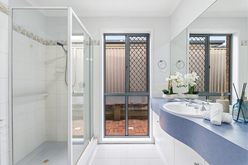 Photo - 8 Janarde Place, Parkinson QLD 4115 - Image 19