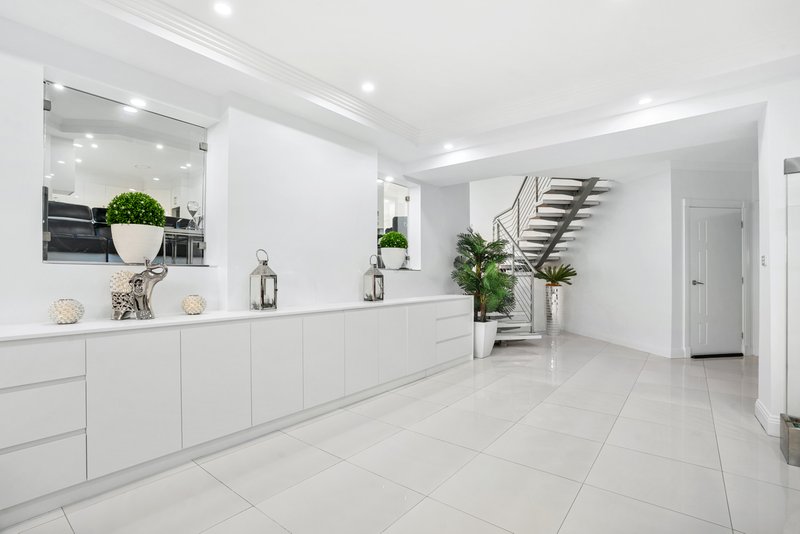 Photo - 8 Jaquetta Close, Cecil Hills NSW 2171 - Image 7