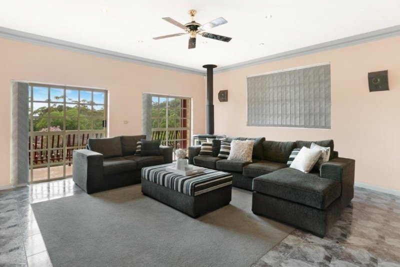 Photo - 8 Jarrah Crescent, Cordeaux Heights NSW 2526 - Image 4