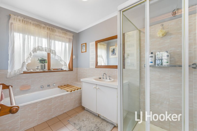 Photo - 8 Jasper Court, Hampton Park VIC 3976 - Image 4