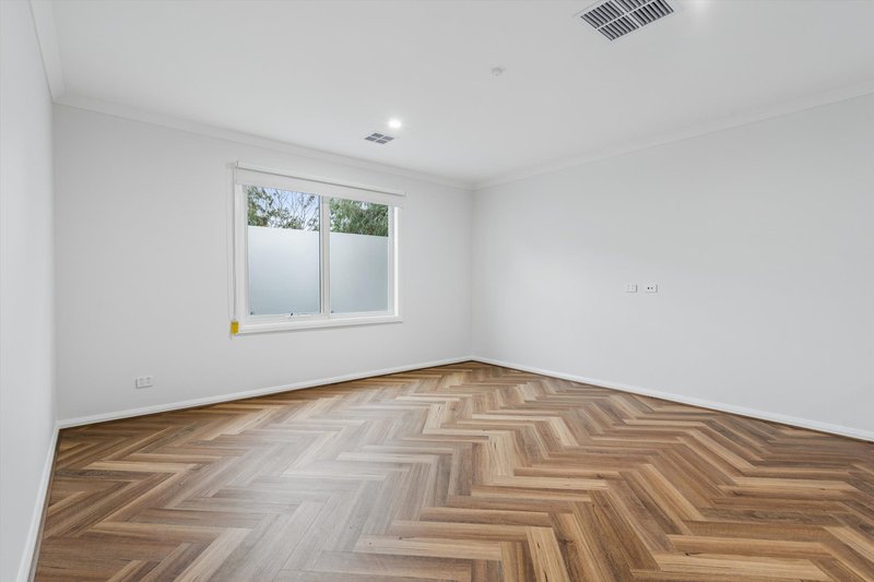Photo - 8 Jedan Court, Rowville VIC 3178 - Image 3