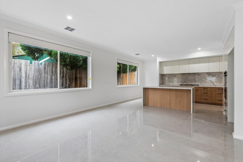Photo - 8 Jedan Court, Rowville VIC 3178 - Image 8