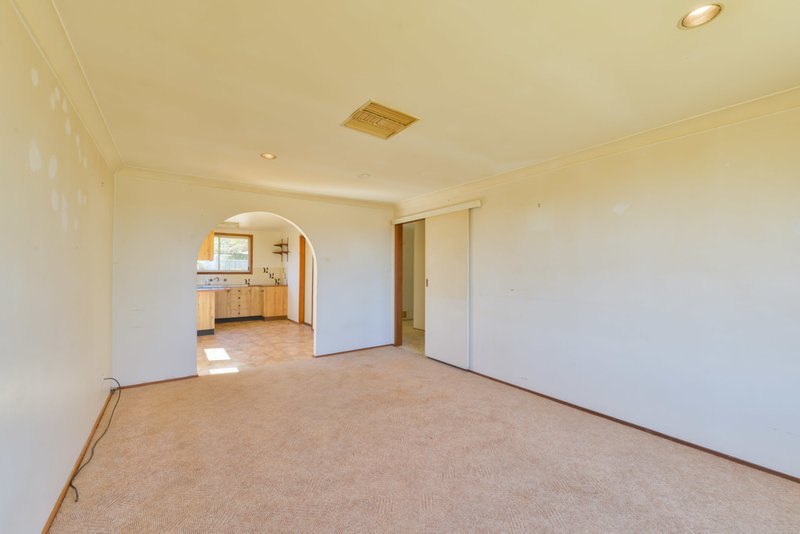 Photo - 8 Jemmy Place, Tamworth NSW 2340 - Image 3