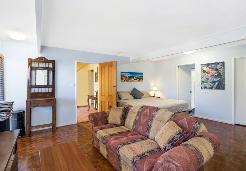 Photo - 8 Jendi Avenue, Bayview NSW 2104 - Image 6