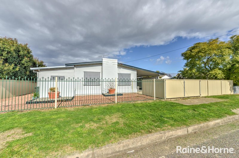 8 Jenkin Street, South Tamworth NSW 2340