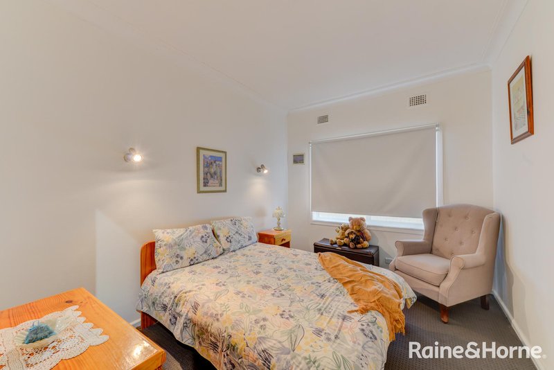 Photo - 8 Jenkin Street, South Tamworth NSW 2340 - Image 2