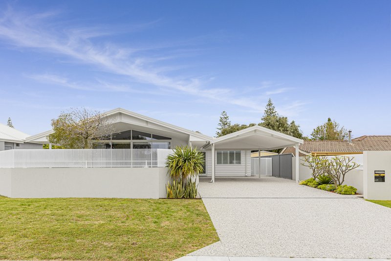 Photo - 8 Johnson Crescent, Mullaloo WA 6027 - Image 1
