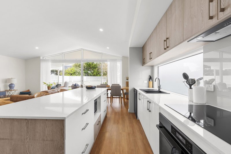 Photo - 8 Johnson Crescent, Mullaloo WA 6027 - Image 5