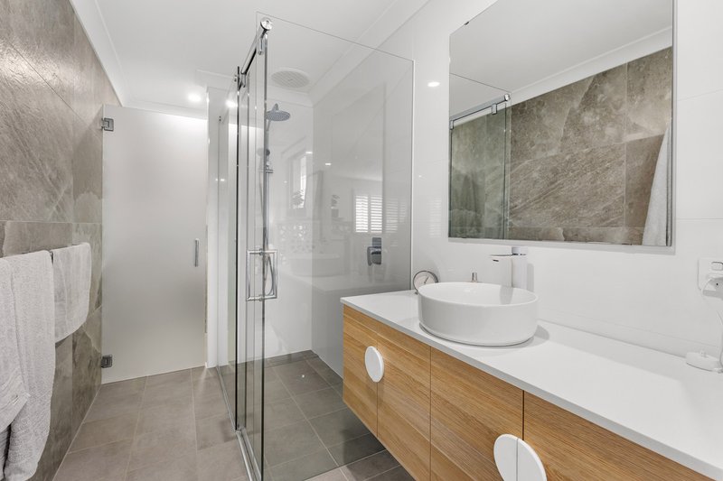 Photo - 8 Johnson Crescent, Mullaloo WA 6027 - Image 11