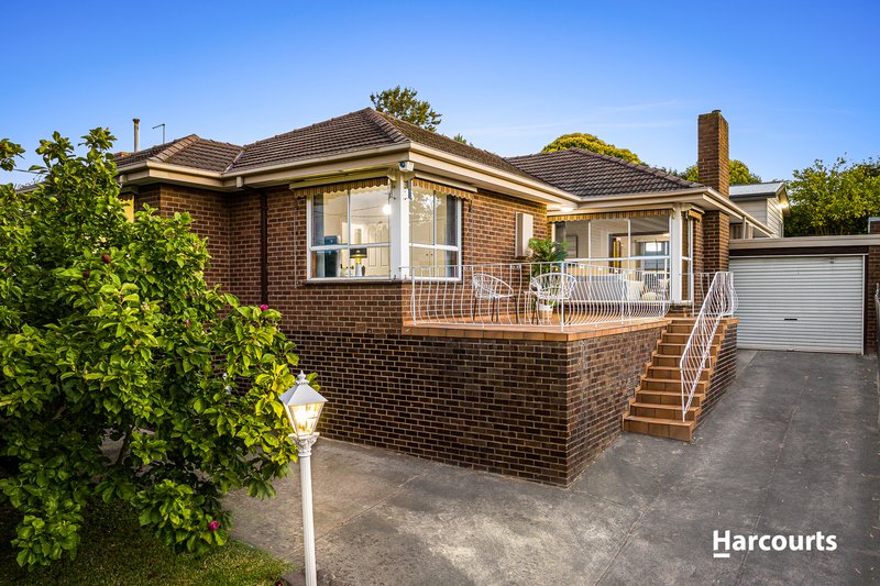 8 Jonathan Avenue, Burwood East VIC 3151