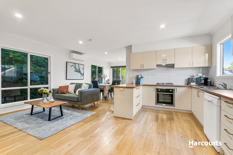 Photo - 8 Jonathan Avenue, Burwood East VIC 3151 - Image 6