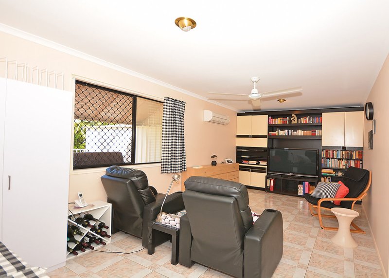 Photo - 8 Jonwest Close, Torquay QLD 4655 - Image 5