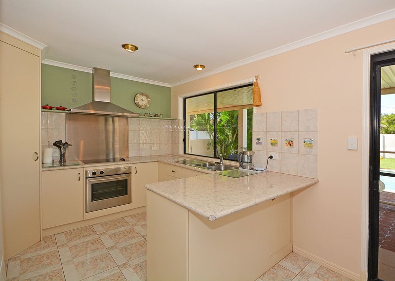 Photo - 8 Jonwest Close, Torquay QLD 4655 - Image 10