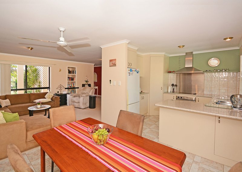 Photo - 8 Jonwest Close, Torquay QLD 4655 - Image 11