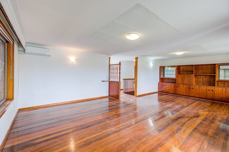 Photo - 8 Joplin Street, Robertson QLD 4109 - Image 4