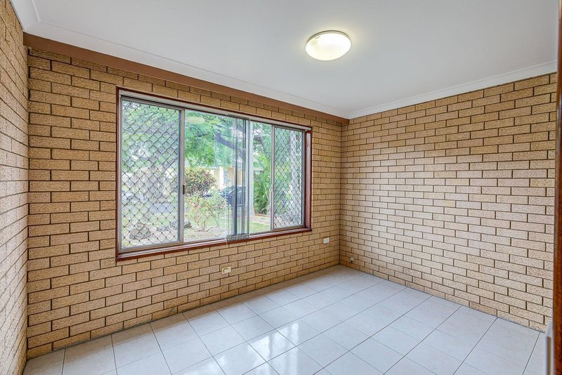 Photo - 8 Joplin Street, Robertson QLD 4109 - Image 10