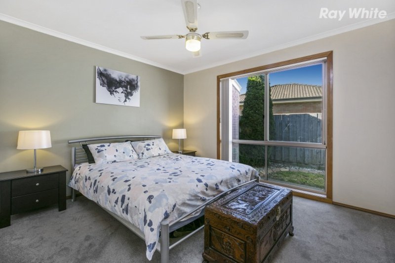 Photo - 8 Joseph Court, Pakenham VIC 3810 - Image 3