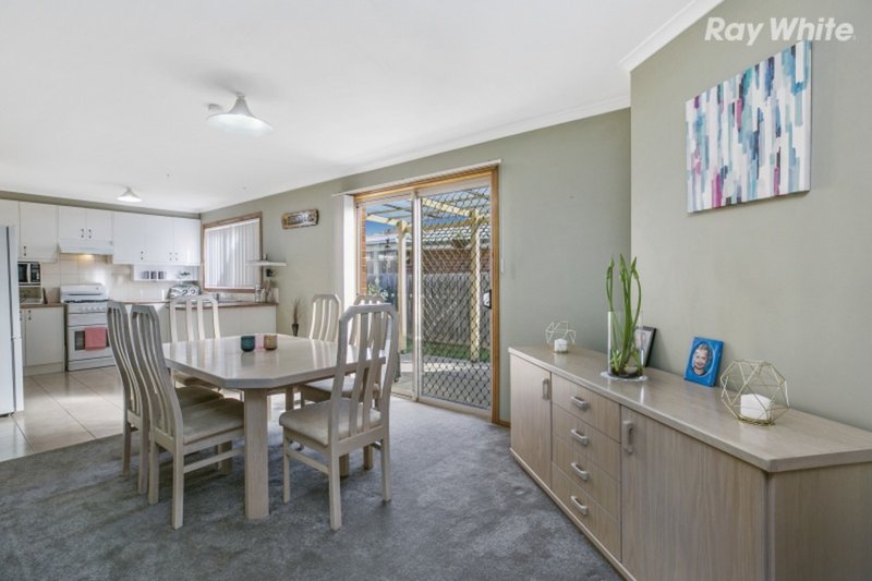 Photo - 8 Joseph Court, Pakenham VIC 3810 - Image 5