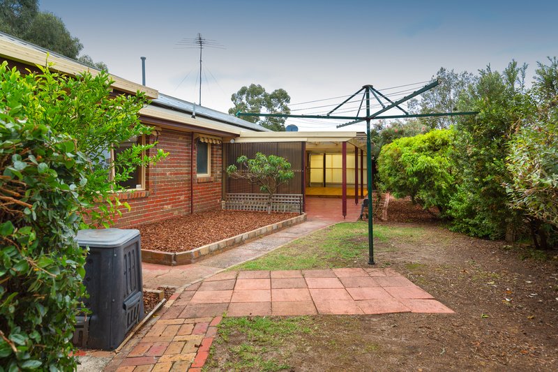 Photo - 8 Jumbuck Court, Berwick VIC 3806 - Image 14