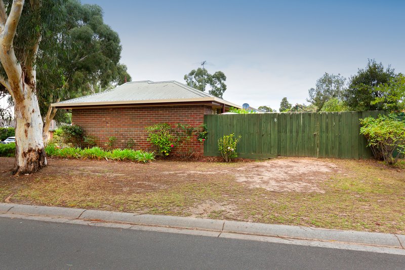 Photo - 8 Jumbuck Court, Berwick VIC 3806 - Image 15