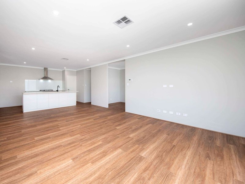 Photo - 8 Kaiser Avenue, Alkimos WA 6038 - Image 5