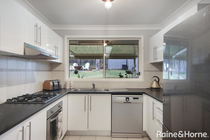 Photo - 8 Kamira Road, Wadalba NSW 2259 - Image 2