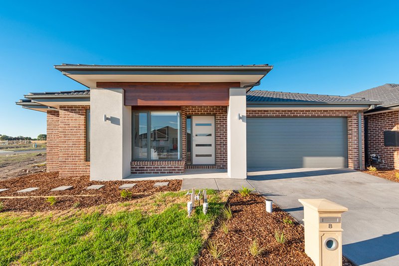 8 Kangaroo Road, Craigieburn VIC 3064