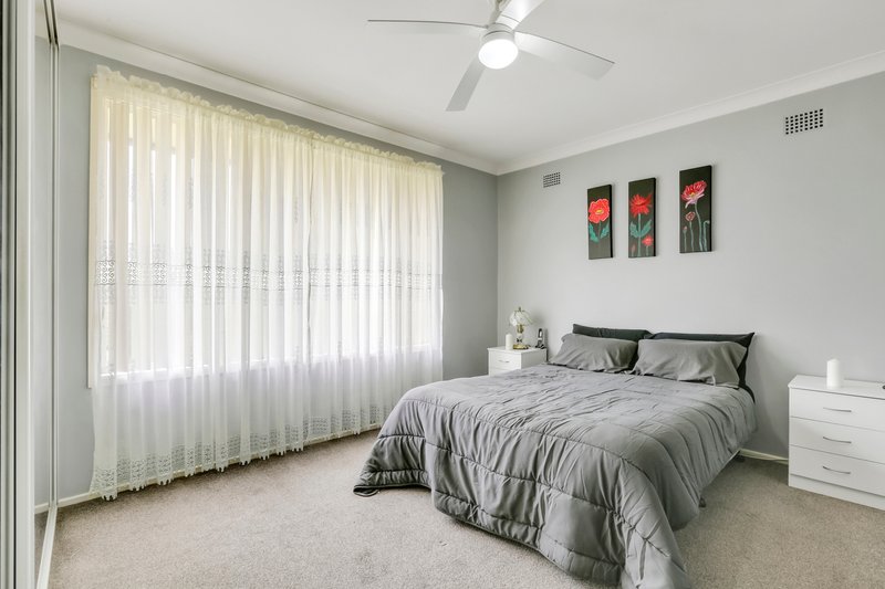 Photo - 8 Kapooka Avenue, Dapto NSW 2530 - Image 4