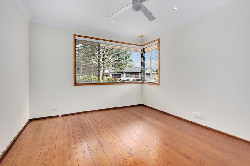 Photo - 8 Karalta Crescent, Belrose NSW 2085 - Image 4