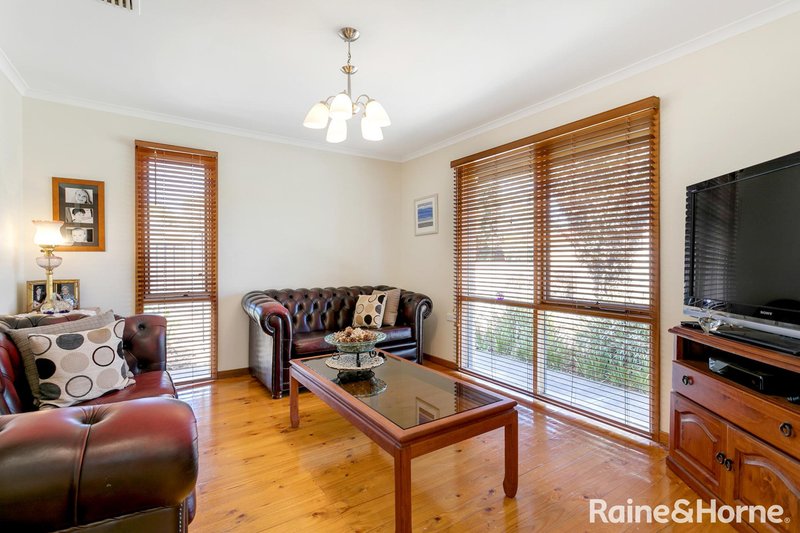 Photo - 8 Karawi Parade, Morphett Vale SA 5162 - Image 5