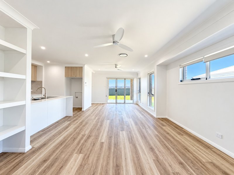 Photo - 8 Karinyup Circuit, Heddon Greta NSW 2321 - Image 13