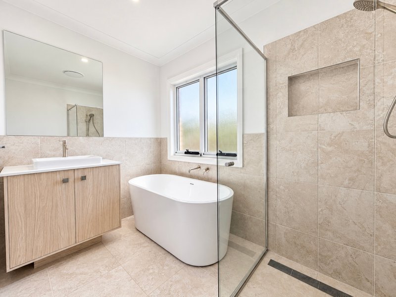 Photo - 8 Karinyup Circuit, Heddon Greta NSW 2321 - Image 16
