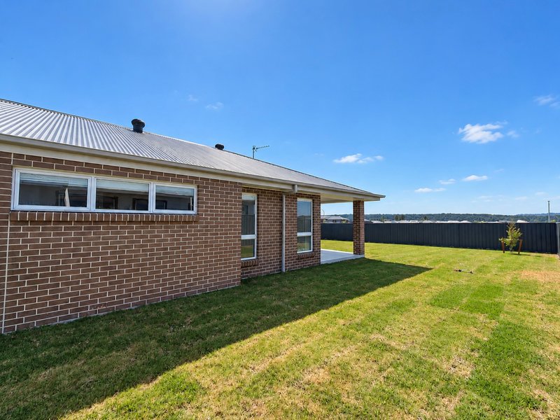 Photo - 8 Karinyup Circuit, Heddon Greta NSW 2321 - Image 24