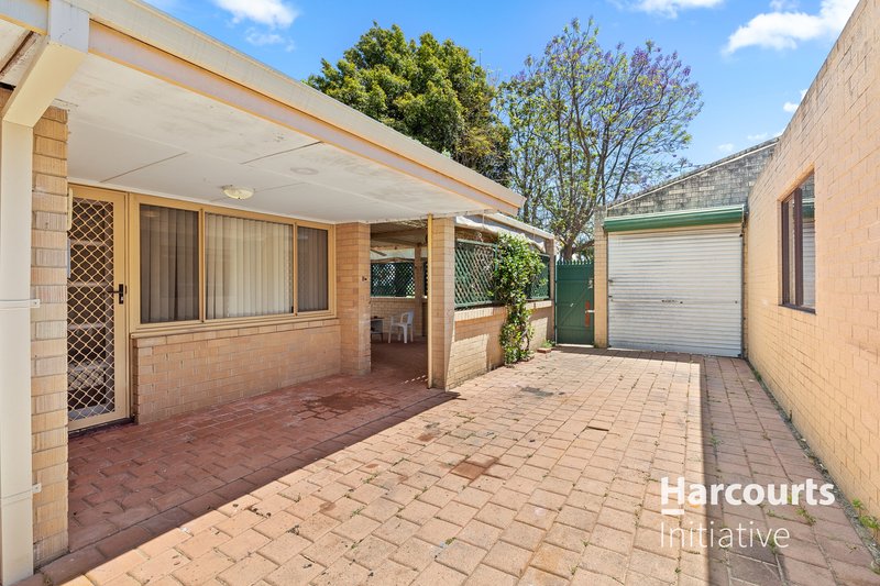 Photo - 8 Keeley Way, Girrawheen WA 6064 - Image 5