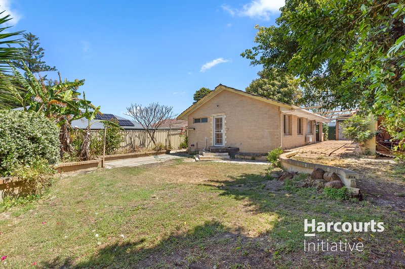 Photo - 8 Keeley Way, Girrawheen WA 6064 - Image 7