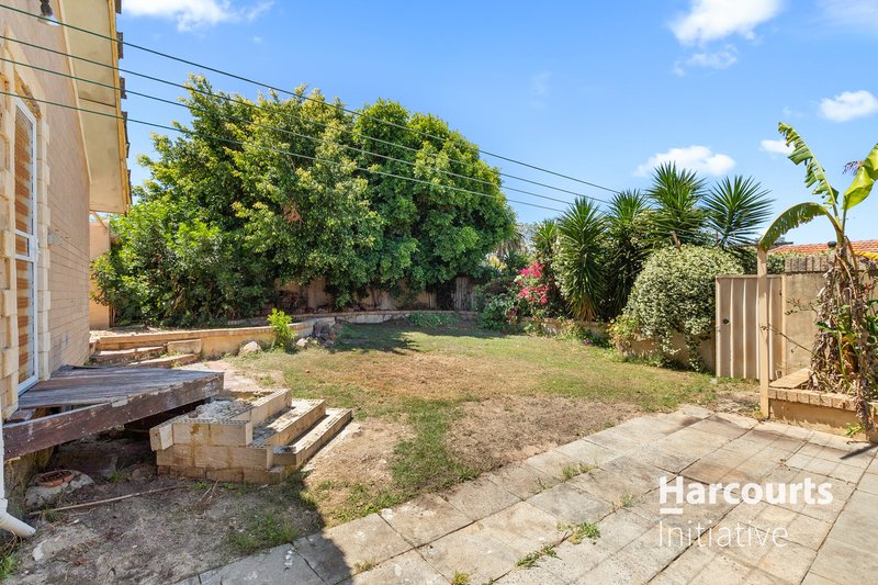 Photo - 8 Keeley Way, Girrawheen WA 6064 - Image 8