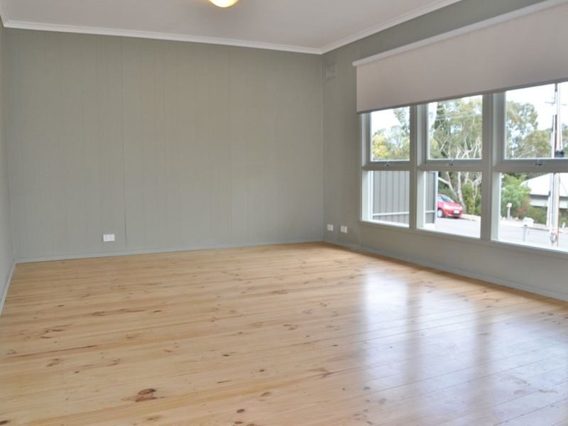 Photo - 8 Keithalan Avenue, Victor Harbor SA 5211 - Image 6