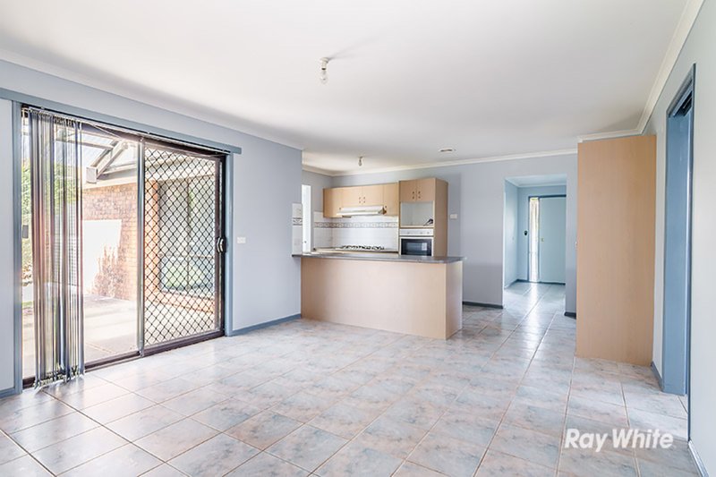 Photo - 8 Kells Close, Cranbourne East VIC 3977 - Image 8