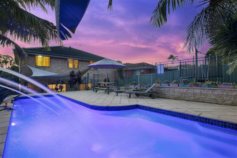 Photo - 8 Kelvin Grove, Winston Hills NSW 2153 - Image 2