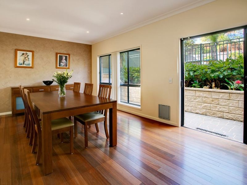 Photo - 8 Kelvin Grove, Winston Hills NSW 2153 - Image 6