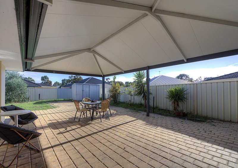 Photo - 8 Kemshall Way, Maddington WA 6109 - Image 8