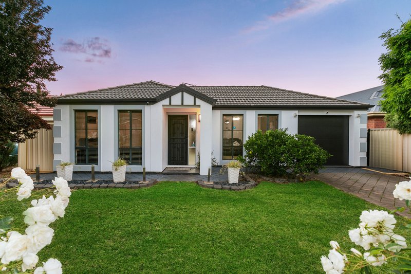 8 Kentia Drive, Para Hills West SA 5096