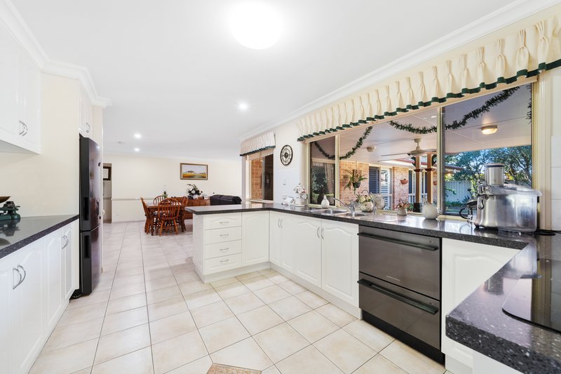 Photo - 8 Kentwell Place, Wishart QLD 4122 - Image 2