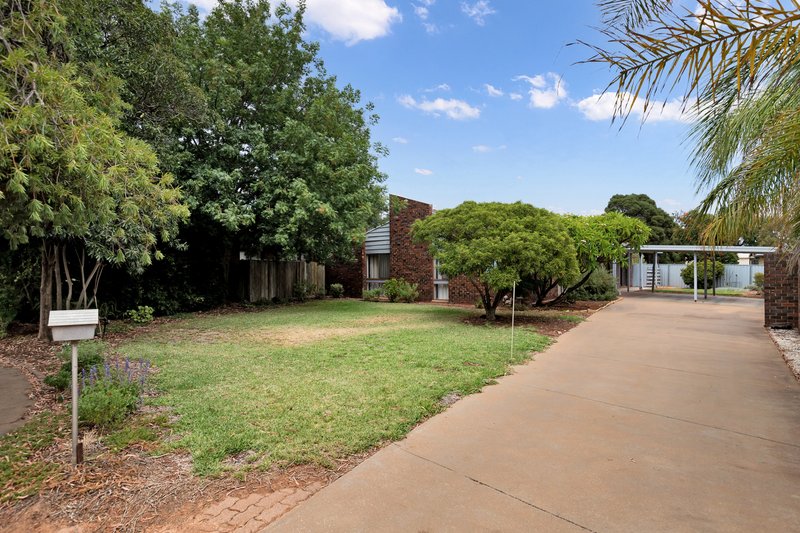 Photo - 8 Kepeto Court, Mildura VIC 3500 - Image 2