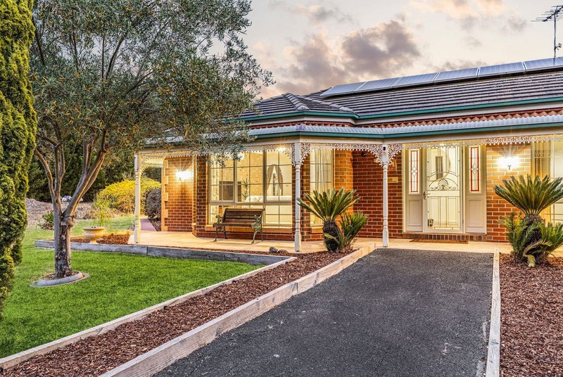Photo - 8 Kestrel Crescent, Mount Duneed VIC 3217 - Image 1