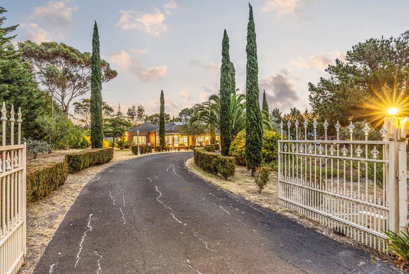 Photo - 8 Kestrel Crescent, Mount Duneed VIC 3217 - Image 3