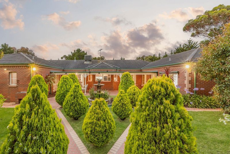 Photo - 8 Kestrel Crescent, Mount Duneed VIC 3217 - Image 4