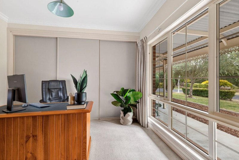 Photo - 8 Kestrel Crescent, Mount Duneed VIC 3217 - Image 11