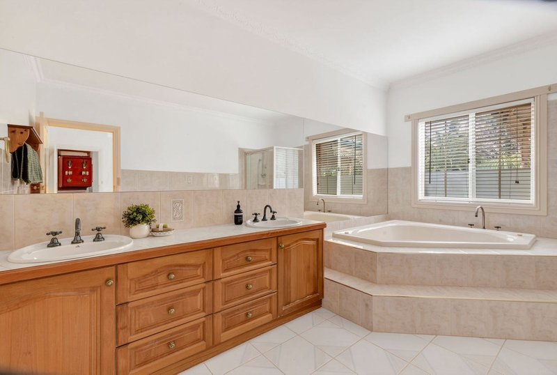 Photo - 8 Kestrel Crescent, Mount Duneed VIC 3217 - Image 13